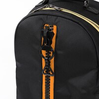 デンジモデルのリュック。