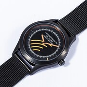 デンジモデルの腕時計。