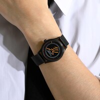 デンジモデルの腕時計の着用イメージ。