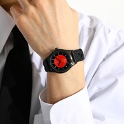 マキマモデルの腕時計の着用イメージ。