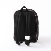 パワーモデルのリュック。