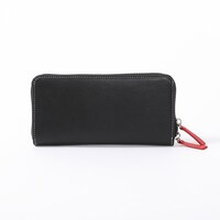 パワーモデルの財布。