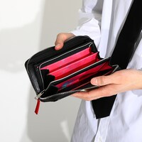 パワーモデルの財布の使用イメージ。