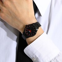 パワーモデルの腕時計の着用イメージ。