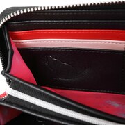 パワーモデルの財布。