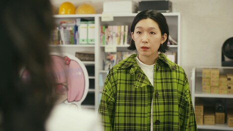 「先生のおとりよせ」より、江口のりこ演じる五月女恵。 (c)AN,YE(L)/TX