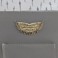 グリフィスモデルのショルダーバッグ。