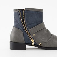 グリフィスモデルのブーツ。