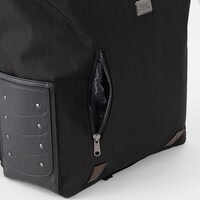 ガッツモデルのバックパック。