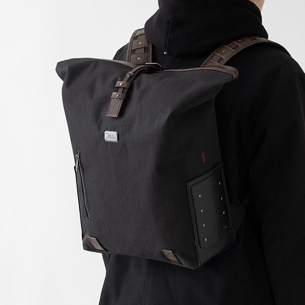 ガッツモデルのバックパックの使用イメージ。