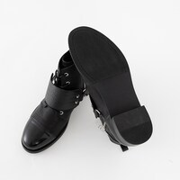 ガッツモデルのブーツ。