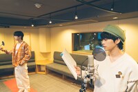 アフレコ中の大平祥生と木全翔也。