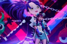 東堂シオン役の山北早紀。