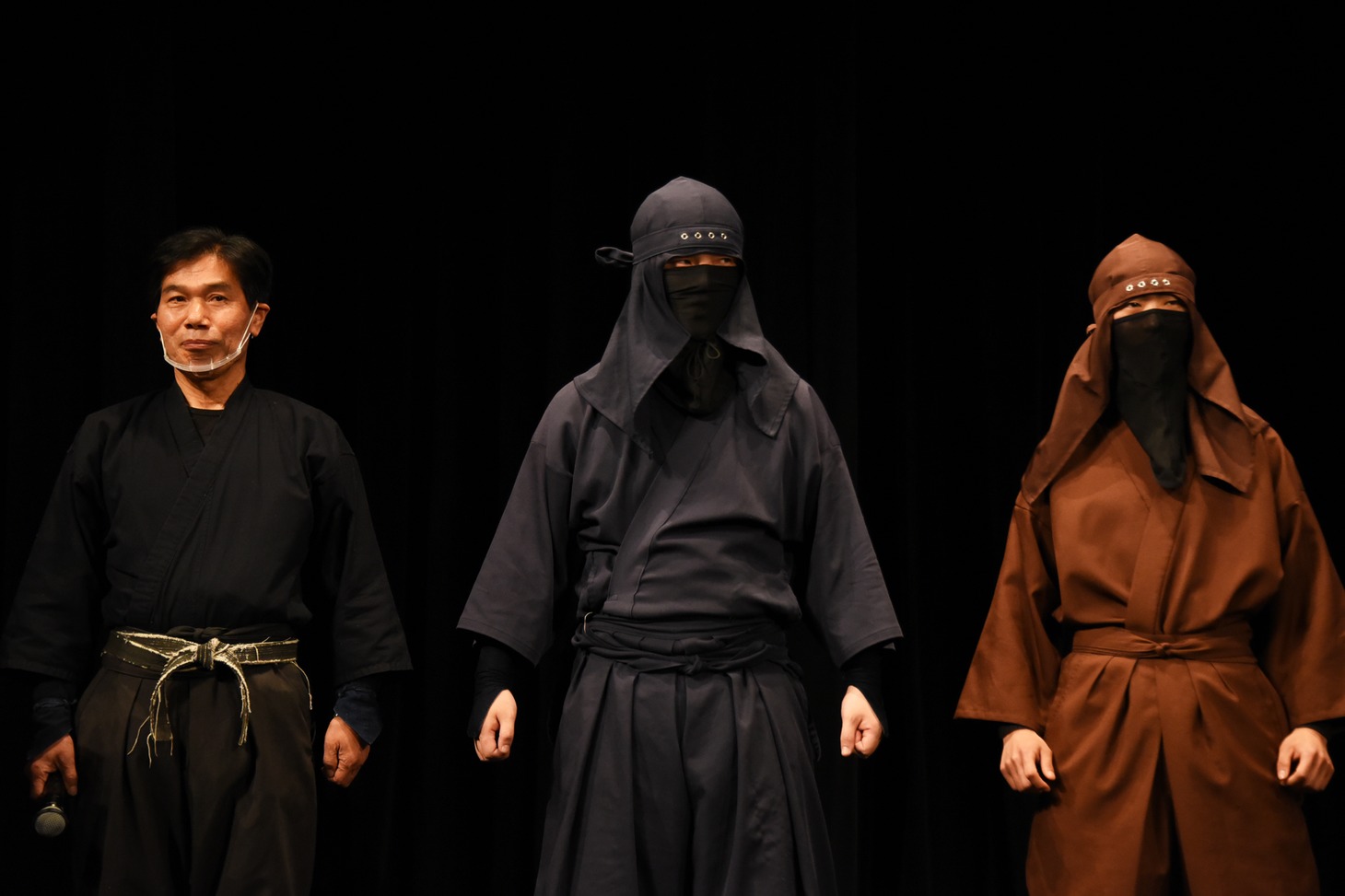 左から川上仁一、習志野青龍窟、弥圓佐助。