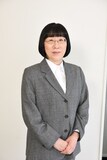 三瓶花子役の渡辺江里子。