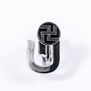 佐野万次郎モデルのバッグのイヤリング。