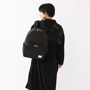 花垣武道モデルのバッグの使用イメージ。