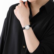 花垣武道モデルの腕時計の使用イメージ。