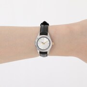 花垣武道モデルの腕時計の使用イメージ。