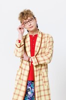 藤田玲扮する曲家りんご。