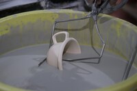 「ティーパックマンティーカップ」製造の様子。