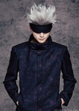 三浦涼介扮する五条悟。