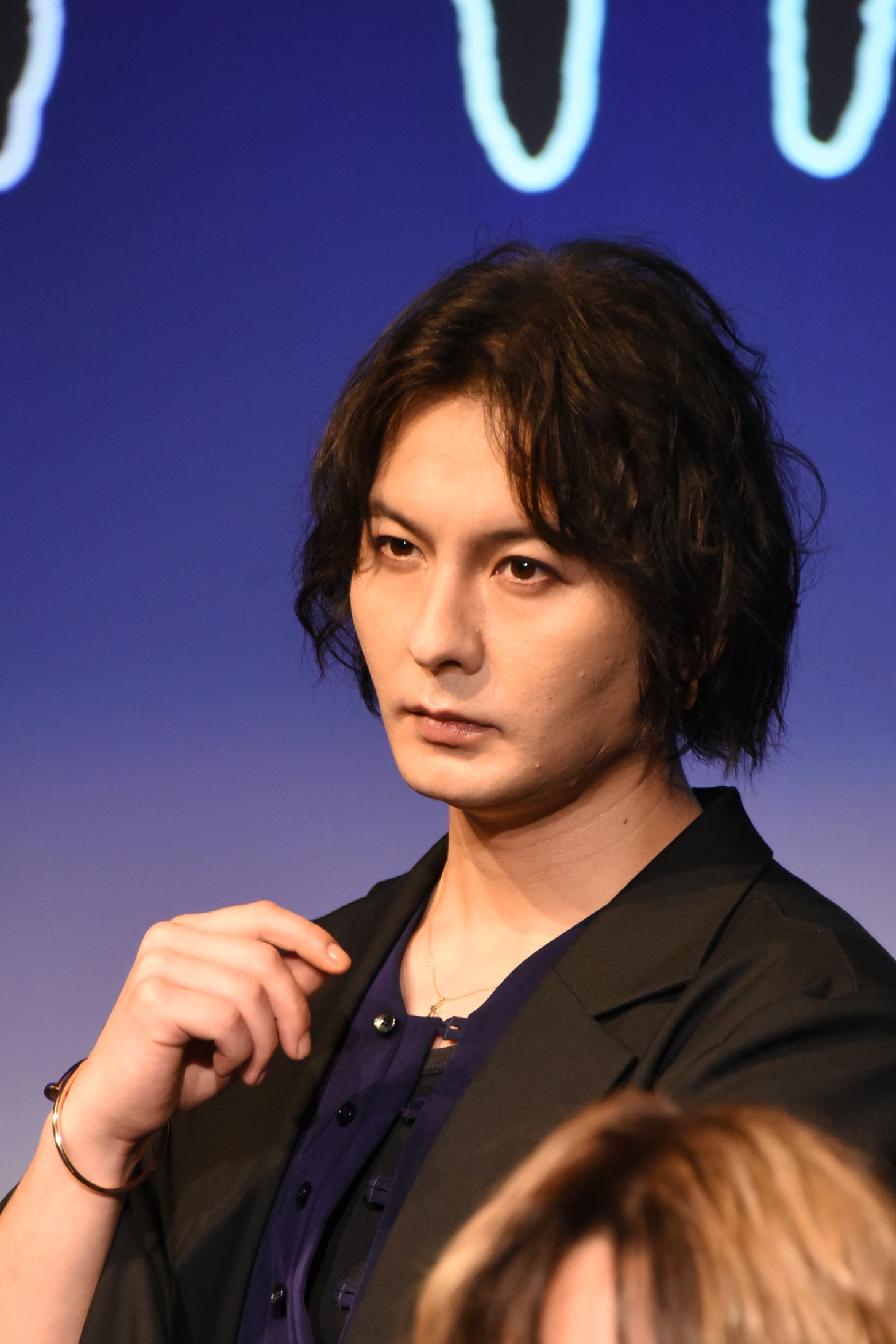 夏油傑役の藤田玲。