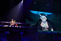 ステージプログラム「鬼滅の宴 -遊郭編-」の様子。