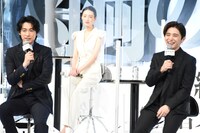 左からディーン・フジオカ、栗山千明、山田涼介。