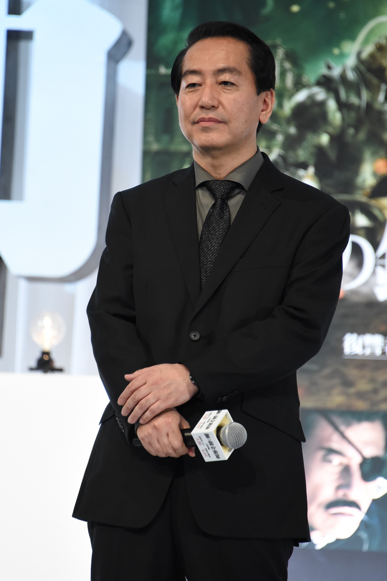 曽利文彦監督