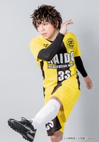 あおい扮する青井葦人。