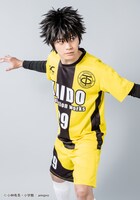 フクシノブキ扮する本木遊馬。