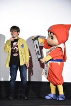 橋本昌和監督としんのすけ。