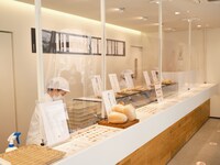 吉田パン亀有本店の店内。