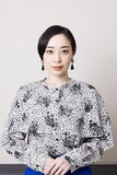 大谷麻衣扮する御子柴玲香。