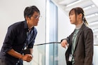 石沢課長と麦田の立場が逆転?ドラマ「今どきの若いモンは」新規場面写真が公開