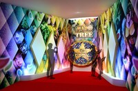 天望回廊に設けられる、「ジョジョの奇妙な冒険」に対するメッセージシールを貼ることができる「黄金の精神が集う塔」。