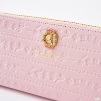 サマンサタバサプチチョイスから展開される長財布。