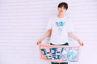 コラボTシャツ、コラボフェイスタオルの使用イメージ。