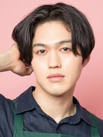 アンサンブルを務める進藤光希。