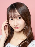 アンサンブルを務める真木すみれ。