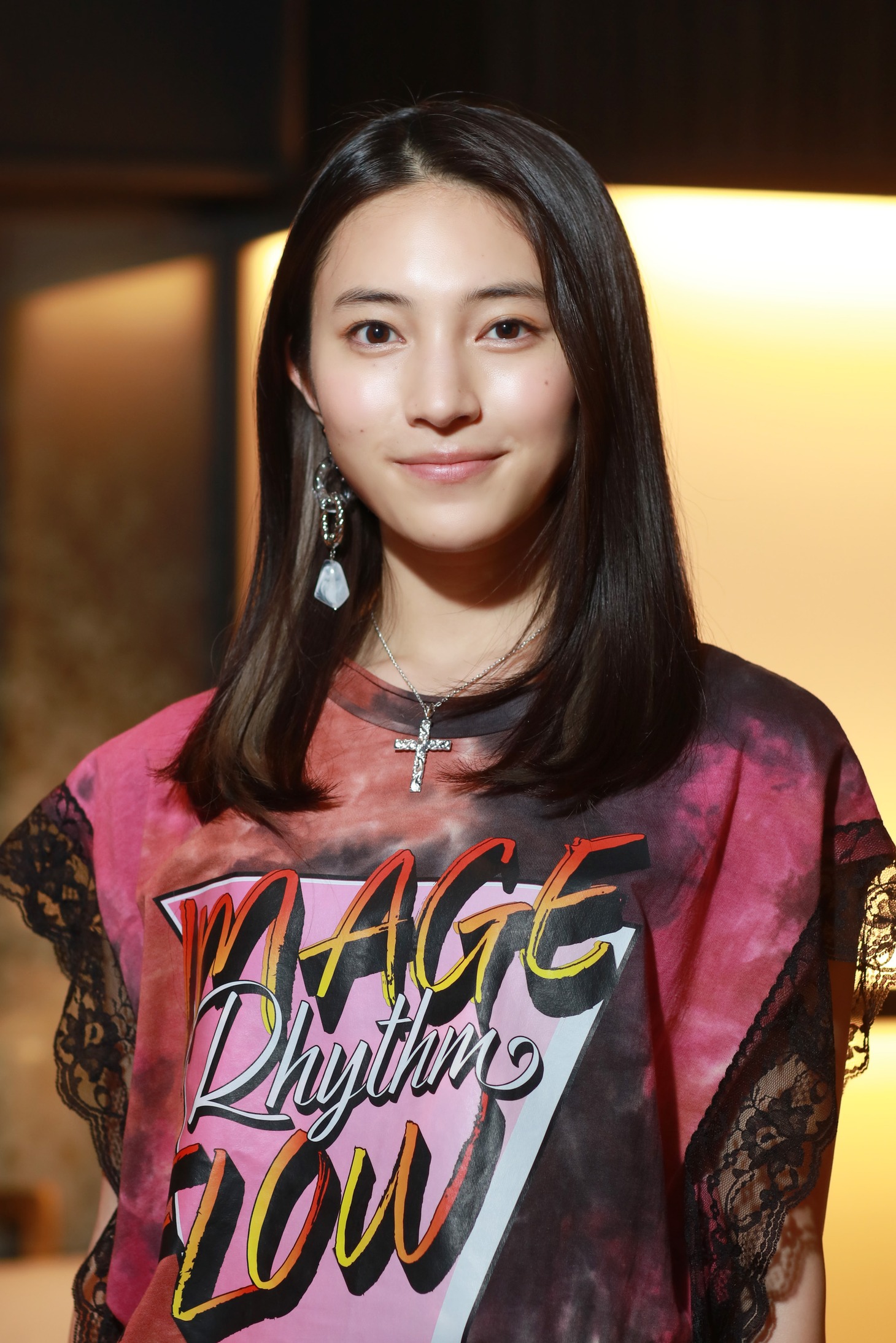 久保田紗友扮するマリア。(c)「雪女と蟹を食う」製作委員会