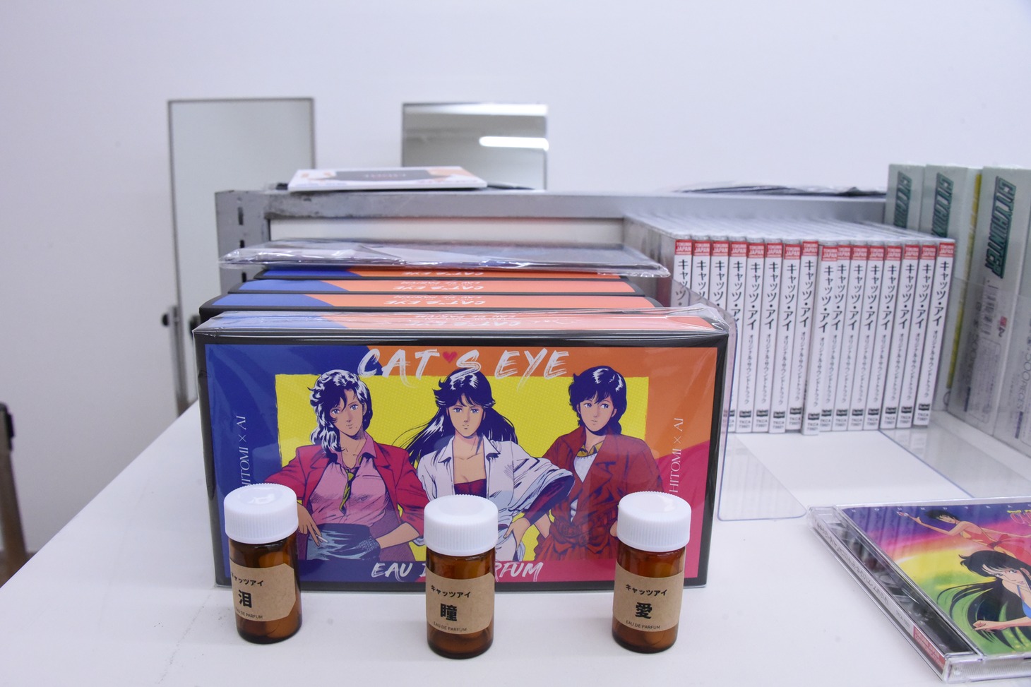 「キャッツ♥アイ40周年記念原画展 ～そしてシティーハンターへ～」の物販の様子。