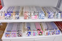 「キャッツ♥アイ40周年記念原画展 ～そしてシティーハンターへ～」の物販の様子。