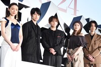 実写映画「鋼の錬金術師 完結編 復讐者スカー／最後の錬成」舞台挨拶付き完成披露試写会の様子。