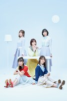 花澤香菜、竹達彩奈、伊藤美来、佐倉綾音、水瀬いのりのグラビア（撮影：神藤剛）。