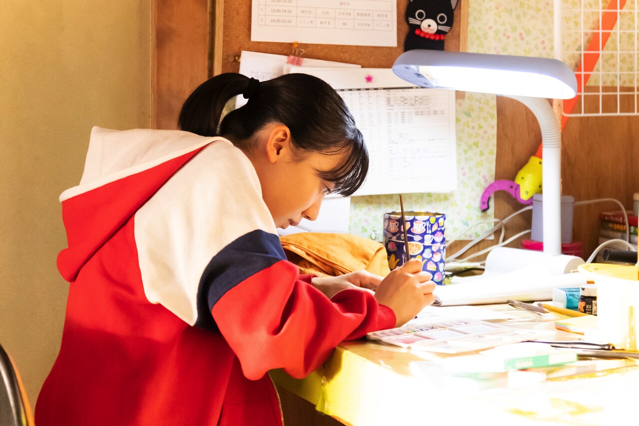 芦田愛菜がマンガ家に？映画「メタモルフォーゼの縁側」新映像でGペン握り執筆に没頭