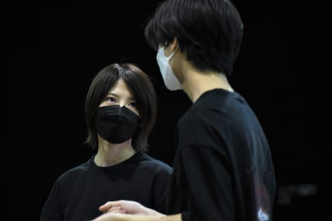 舞台「薔薇王の葬列」公開稽古の様子。