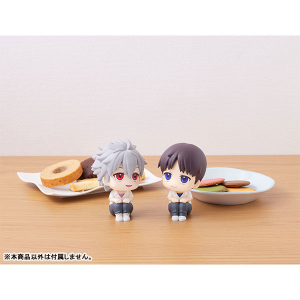 左から「るかっぷ ヱヴァンゲリヲン新劇場版 渚カヲル 完成品フィギュア」、「るかっぷ ヱヴァンゲリヲン新劇場版 碇シンジ 完成品フィギュア」。