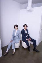 左から波瑠、間宮祥太朗。